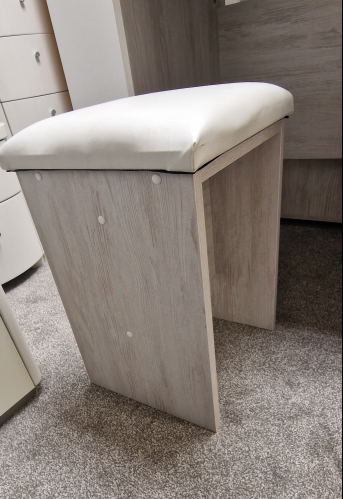 *CLEARANCE* Heart Stool - Light Artwood
