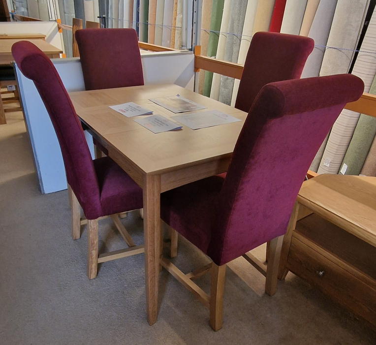 *SPRING CLEARANCE* Bergen 2-4 Extension Table and 4 Upholstered Chairs