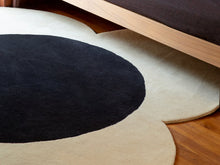 Load image into Gallery viewer, Orla Kiely Rug - Flower Ecru/Black
