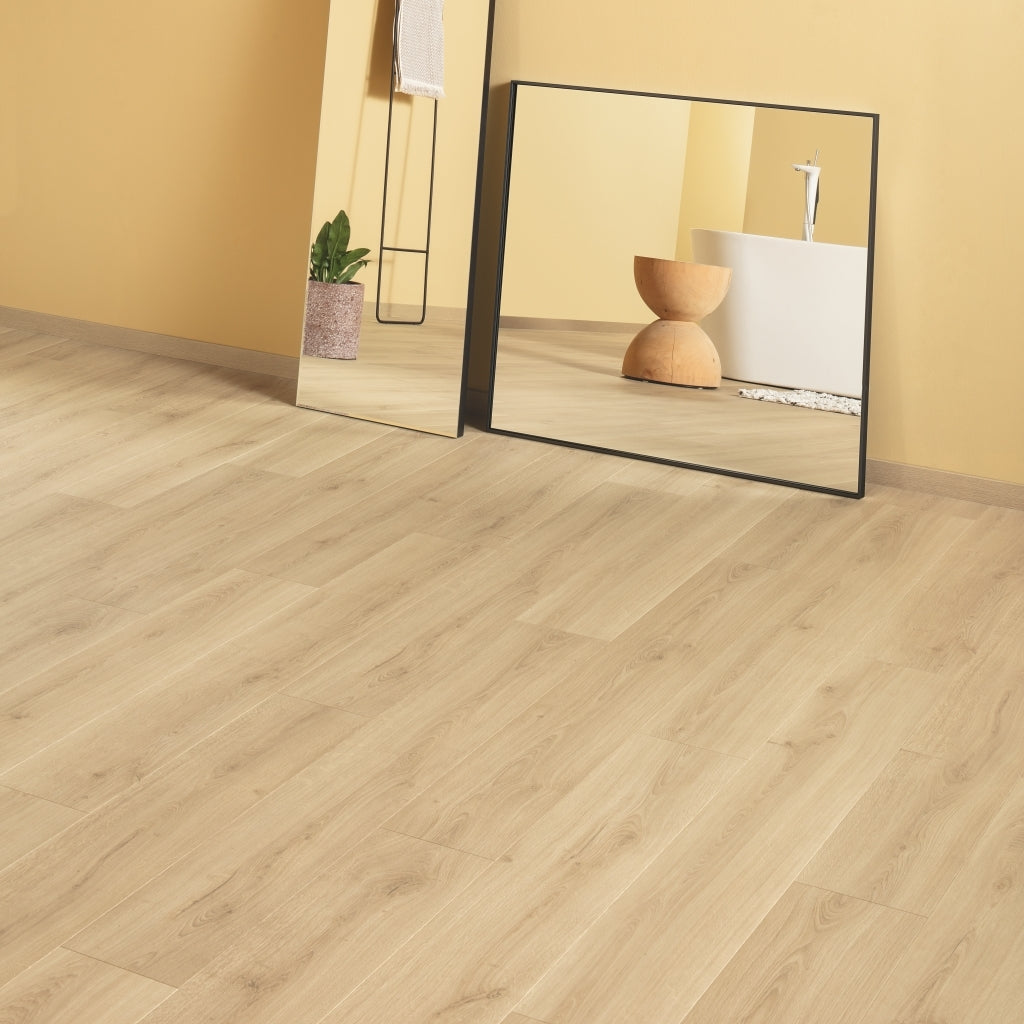 Quickstep Capture Laminate Flooring - Brushed Oak Natural SIG4763 *SPECIAL STOCK OFFER*